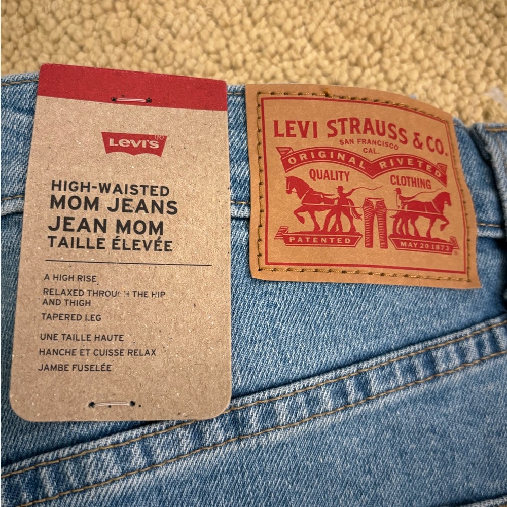 Levi's High-Waisted Mom Jeans, 29x29 - NWT